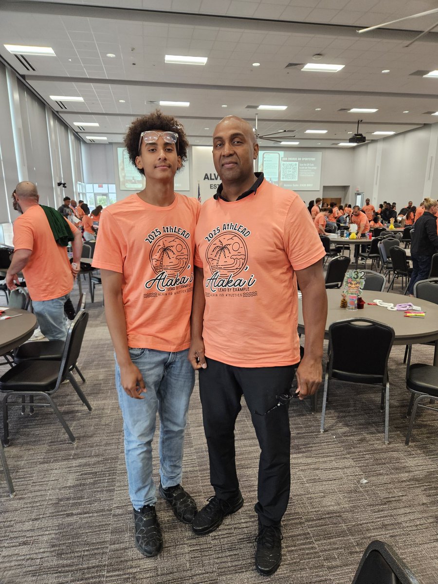 coachbforreal's tweet photo. Jameson Bailey @SwoopSkyWalker was chosen to attended the @AlvinISDAth Athletic Leadership Academy on Wednesday, as a player. I couldn't be prouder, as a Dad. I was attending the same conference as a Coach.  Leadership, It's in the DNA. #Athlead https://t.co/hZohVDdajF