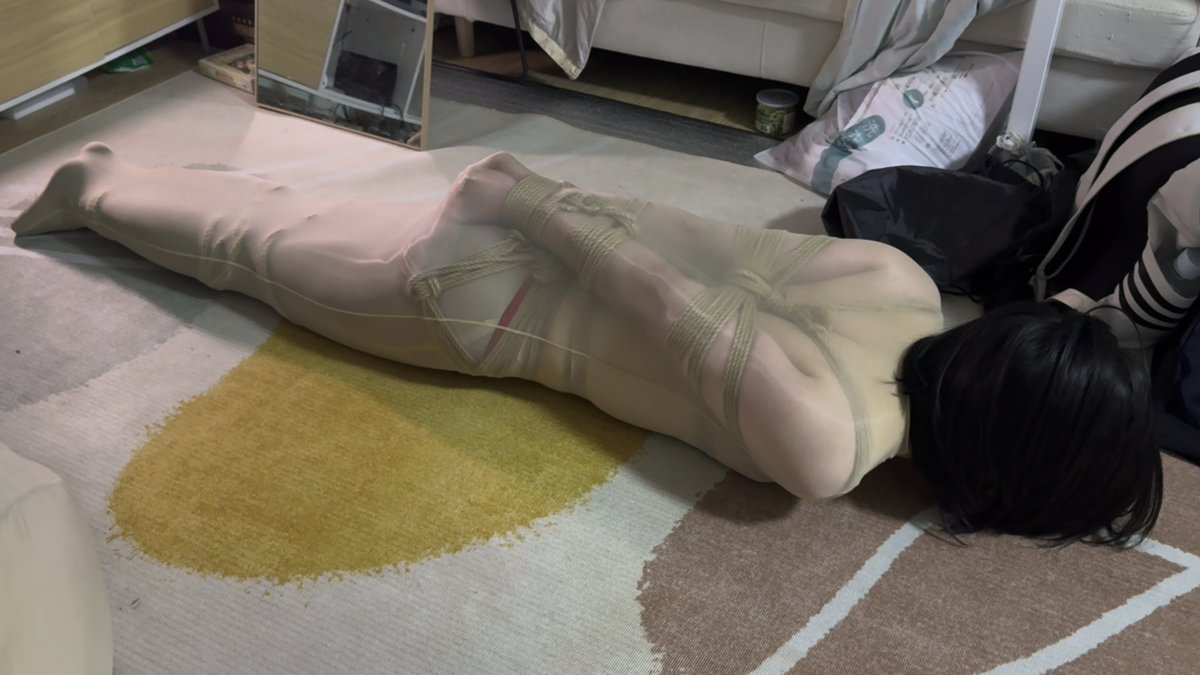 端午节了，喜欢玩捆绑的私聊我，端午节家里包粽子缺人手，不会包得也没事，v我50手把手教你们包粽子

出镜:@mamamia2333
捆:<a href="/LaSuzuya25/">96</a>