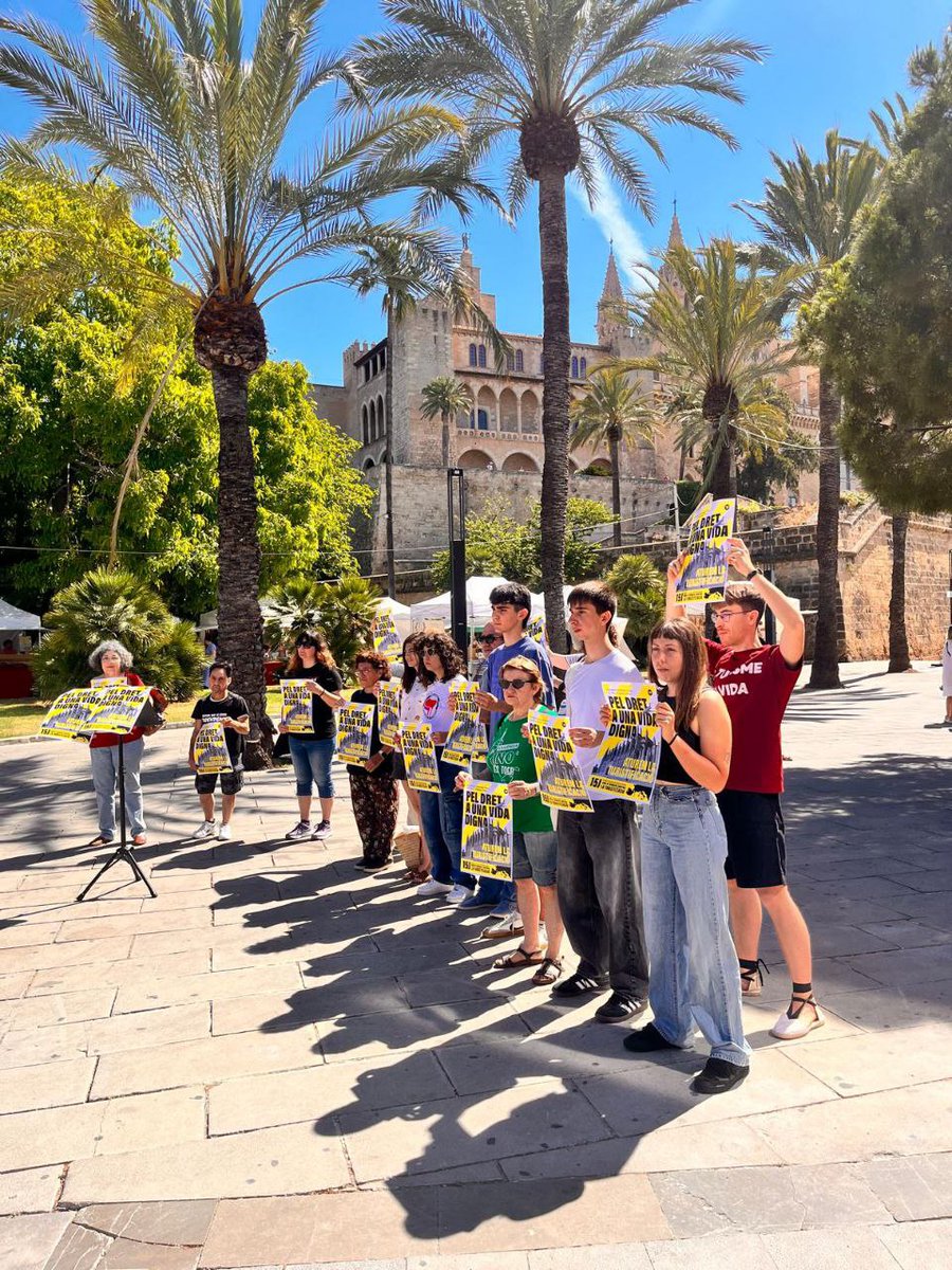 GOB Mallorca (@gobmallorca) on Twitter photo ✊A les portes de l’estiu i d’una alta temporada turística que ja és asfixiant, avui des de <a href="/contracimera/">MENYS TURISME MÉS VIDA</a> hem fet roda de premsa per convocar a la societat mallorquina per a sortir als carrers el diumenge 15 de juny a les 18h a Plaça Espanya i dir BASTA!
gobmallorca.com/2025/05/31/pel… ✊A les portes de l’estiu i d’una alta temporada turística que ja és asfixiant, avui des de <a href="/contracimera/">MENYS TURISME MÉS VIDA</a> hem fet roda de premsa per convocar a la societat mallorquina per a sortir als carrers el diumenge 15 de juny a les 18h a Plaça Espanya i dir BASTA!
gobmallorca.com/2025/05/31/pel…