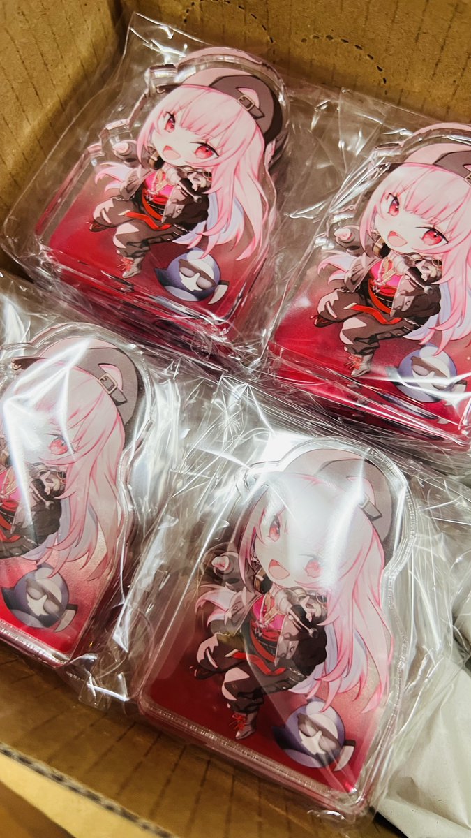 アクリルブロックの通販分が到着しました!倉庫へ発送したのでこれのみ注文した方には早く発送されるかもしれません!
The acrylic blocks to be shopped have arrived! These have been shipped to the warehouse and may be shipped early to those who ordered only these and those who ordered 