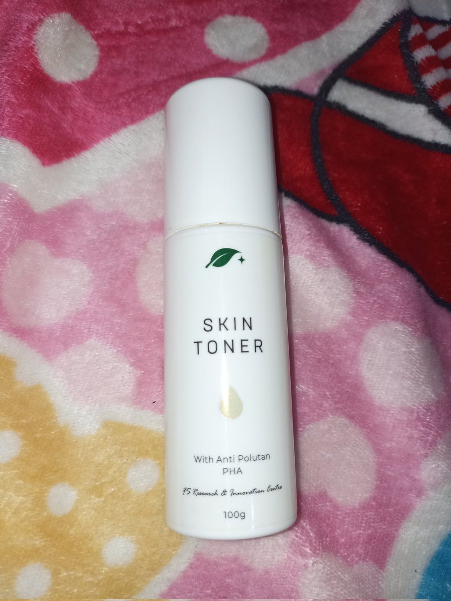 hurtedgirll's tweet photo. toner by Naavagreen. harga aslinya 40++, aku jual 25k aja karena udh kepake sedikitt🙌 https://t.co/RTF5YQHjjn