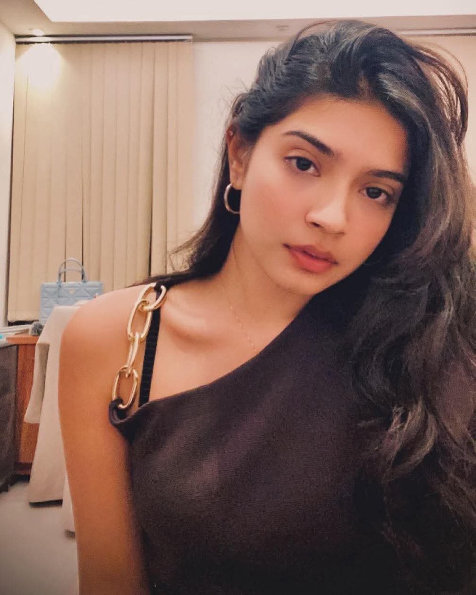 BhikuMhatre (@mumbaichadon) on Twitter photo Update on <a href="/Sharmishta__19/">Sharmishta</a> case.
Good news 1st- Alipore Court denied Police Custody & sent her to Judicial Custody.
Bad news- Her bail application is Denied.
BJP leaders who're trying to protect her are moving to HC now.
Note- There are total 5 FIRs against her in Bengal. No Update on <a href="/Sharmishta__19/">Sharmishta</a> case.
Good news 1st- Alipore Court denied Police Custody & sent her to Judicial Custody.
Bad news- Her bail application is Denied.
BJP leaders who're trying to protect her are moving to HC now.
Note- There are total 5 FIRs against her in Bengal. No