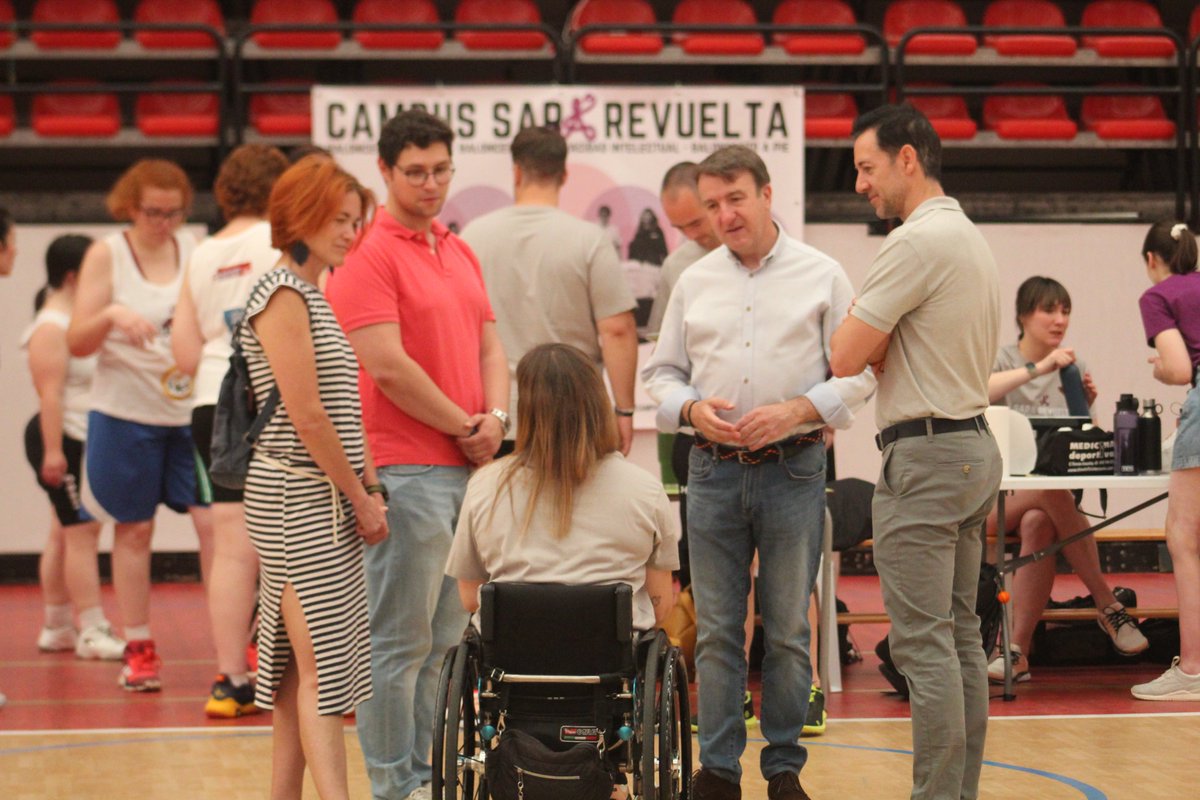 campusrevuelta's tweet photo. ¡Han venido del @ayto3cantos a vernos, también!

Muchas gracias por la visita 💜 https://t.co/7qglTocaMA