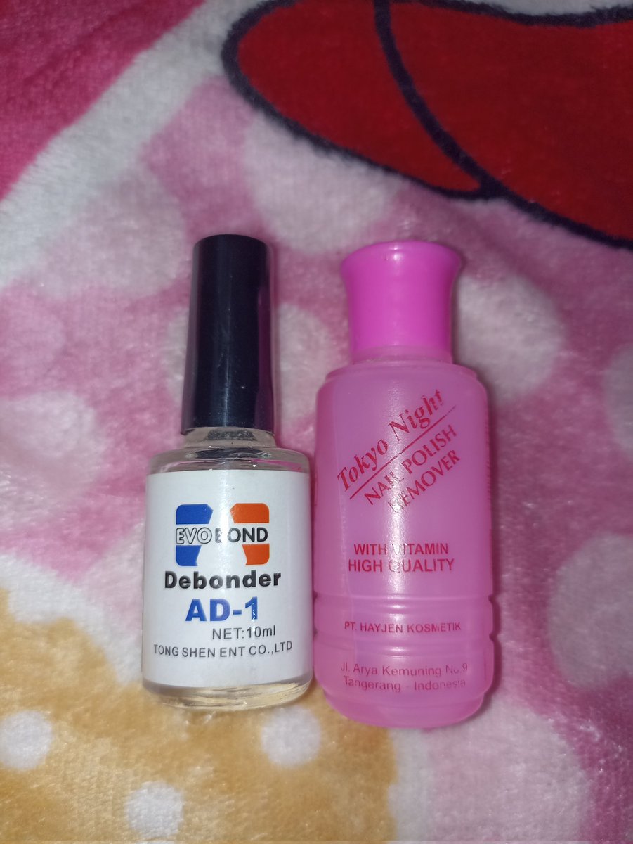 hurtedgirll's tweet photo. pembersih kuku + pembersih lem kuku. ambil semua 15k! satunya 8k yaaa💅 https://t.co/Su3VQ6gHy3