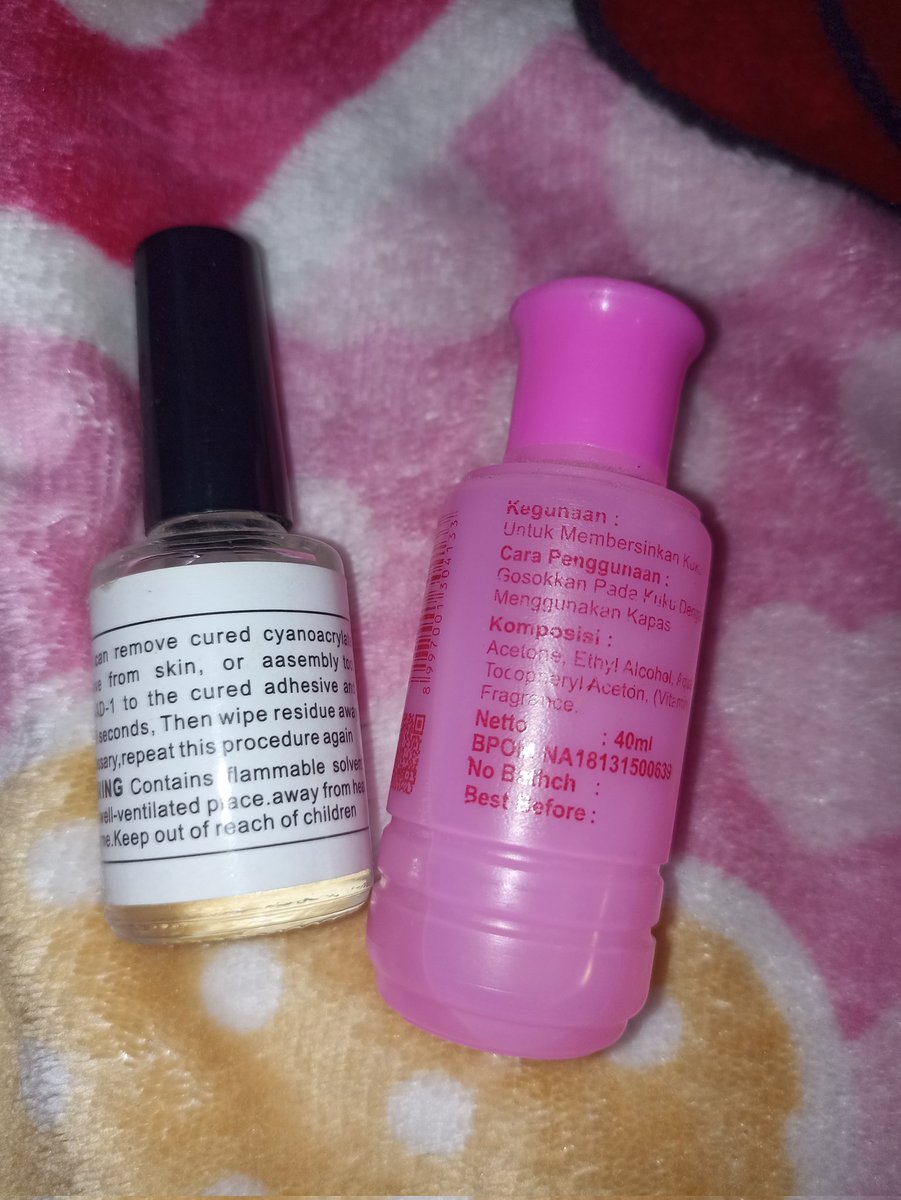 hurtedgirll's tweet photo. pembersih kuku + pembersih lem kuku. ambil semua 15k! satunya 8k yaaa💅 https://t.co/Su3VQ6gHy3