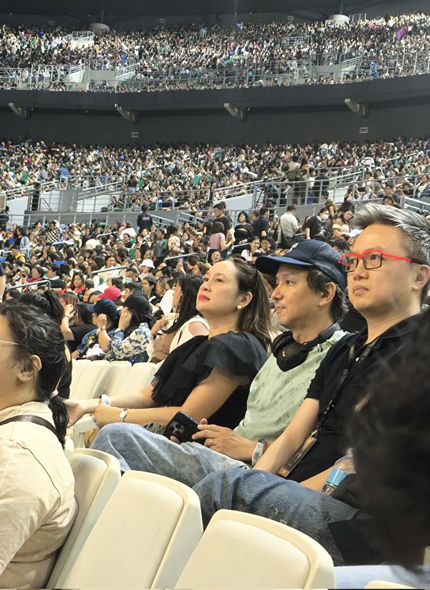 maria171819g's tweet photo. Mama Sony🥰

HISTORY BEGINS WITH ESBI
@SB19Official #SB19
#SaWWorldTourPH https://t.co/GZebzeLIsn