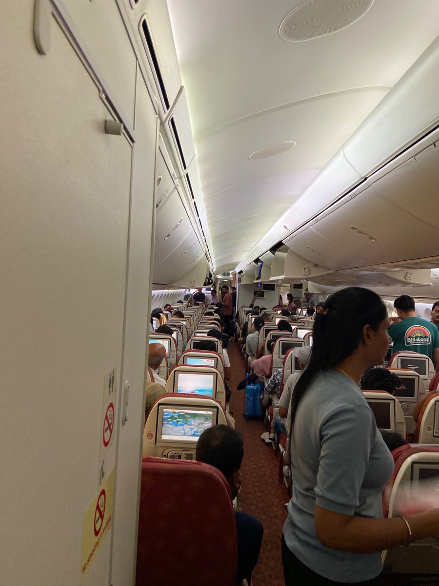 toraviteja's tweet photo. What is happening @airindia ? #AI137 returns back to the Delhi airport after boarding all passengers with a one hour delay. No news, no announcement. Passengers have all been very cooperative so far. But @airindia is testing us. https://t.co/kmsJDUyjUk