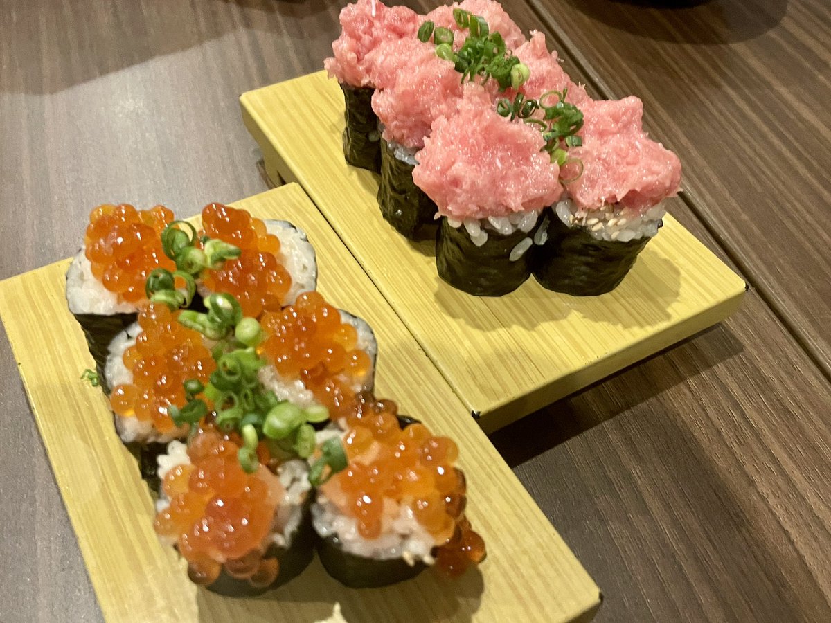 neokoala's tweet photo. 1週間、朝から晩まで予定パンパンでしたが、交流会、新しい出会い、新会社設立の話、お店の新規開拓など充実していました。今日は麹町で良き出会いもあり！一方で先週末は、自分の不甲斐ない行動がきっかけで大切な人を傷付け、本当に反省すべきこともありました。明日から6月ですが頑張ります🤲 https://t.co/0IfAexPoYQ