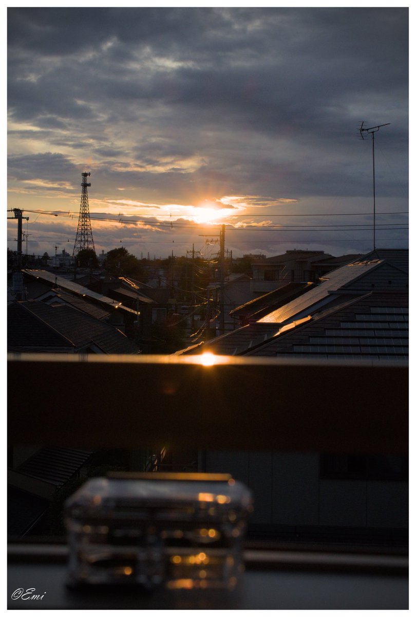 Captured the sunlight’s reflection from the lovely golden hour xx #canonphotography #photographer #goldenhour