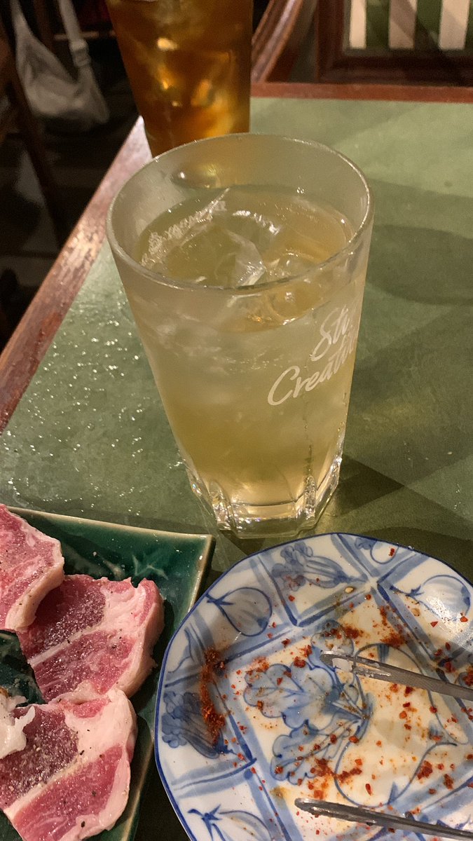 なんという珍酒！
🌶️唐辛子梅酒ソーダ割り🌶️
意外と辛くない！梅酒にﾋﾟﾘﾘとした唐辛子の風味がフワーと香り梅の甘さが広がる一杯。