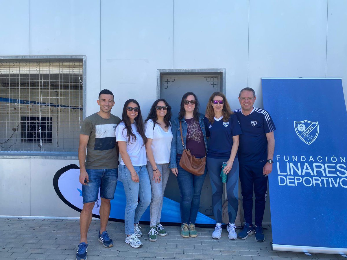 ¡El pasado sábado pudimos disfrutar de una mañana de fútbol en el Anexo de Linarejos! ⚽️

Nuestro #LinaresDeportivo Inclusive disputó un partido contra el equipo de <a href="/FundlaCaixa/">Fundación ”la Caixa”</a>. 🙌🏼

¡𝐅𝐔́𝐓𝐁𝐎𝐋 𝐏𝐀𝐑𝐀 𝐓𝐎𝐃𝐎𝐒! 

#UnSentimientoInalterable 💙