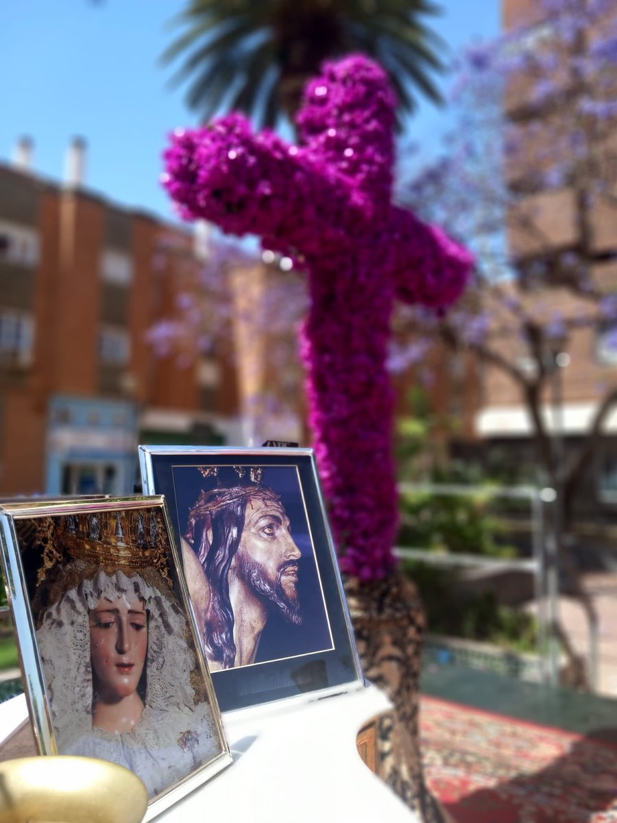 CRUZ DE MAYO|

Con la bendición por parte de nuestro director espiritual, D. Alfonso Crespo, comenzamos nuestra Cruz de Mayo.

Esperamos aquí a todos los malagueños que quieran colaborar en esta Cruz de Mayo solidaria, hasta las 23h.

#CofradíasMLG