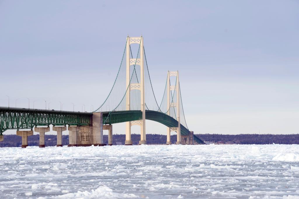 A Michigan bridge official died in 2010. It took 15 years to lay him to rest trib.al/tRooLBe