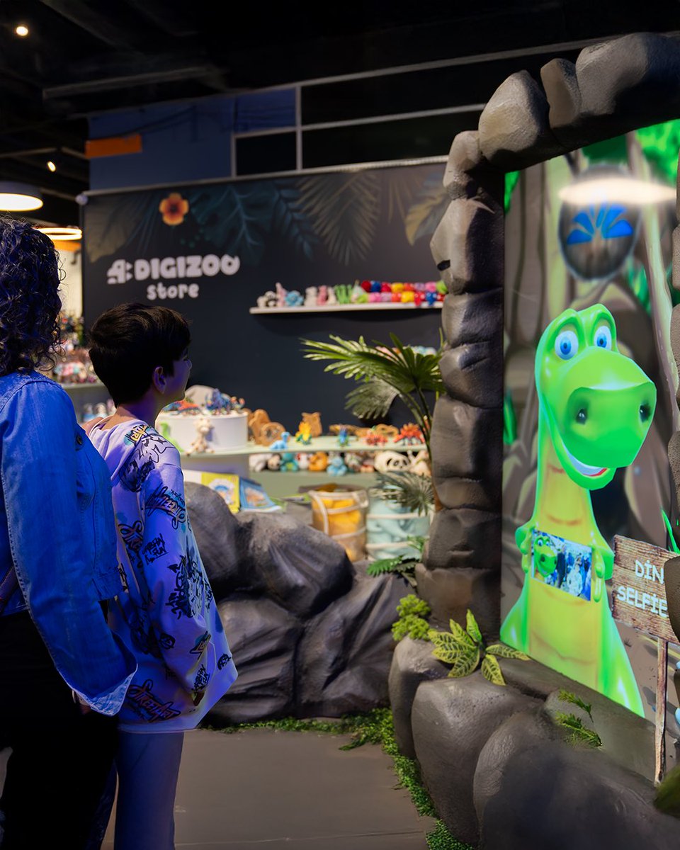 Dino'nun en sevdiği şey: Selfie! 📸💚

Katılım Emeklilik Digizoo’nun büyüleyici dünyasının eğlenceli dolu maskotu Dino ile tanışmaya hazır mısın? Eğer cevabın evetse, unutulmaz bir selife için Dino seni bekliyor! 🦖