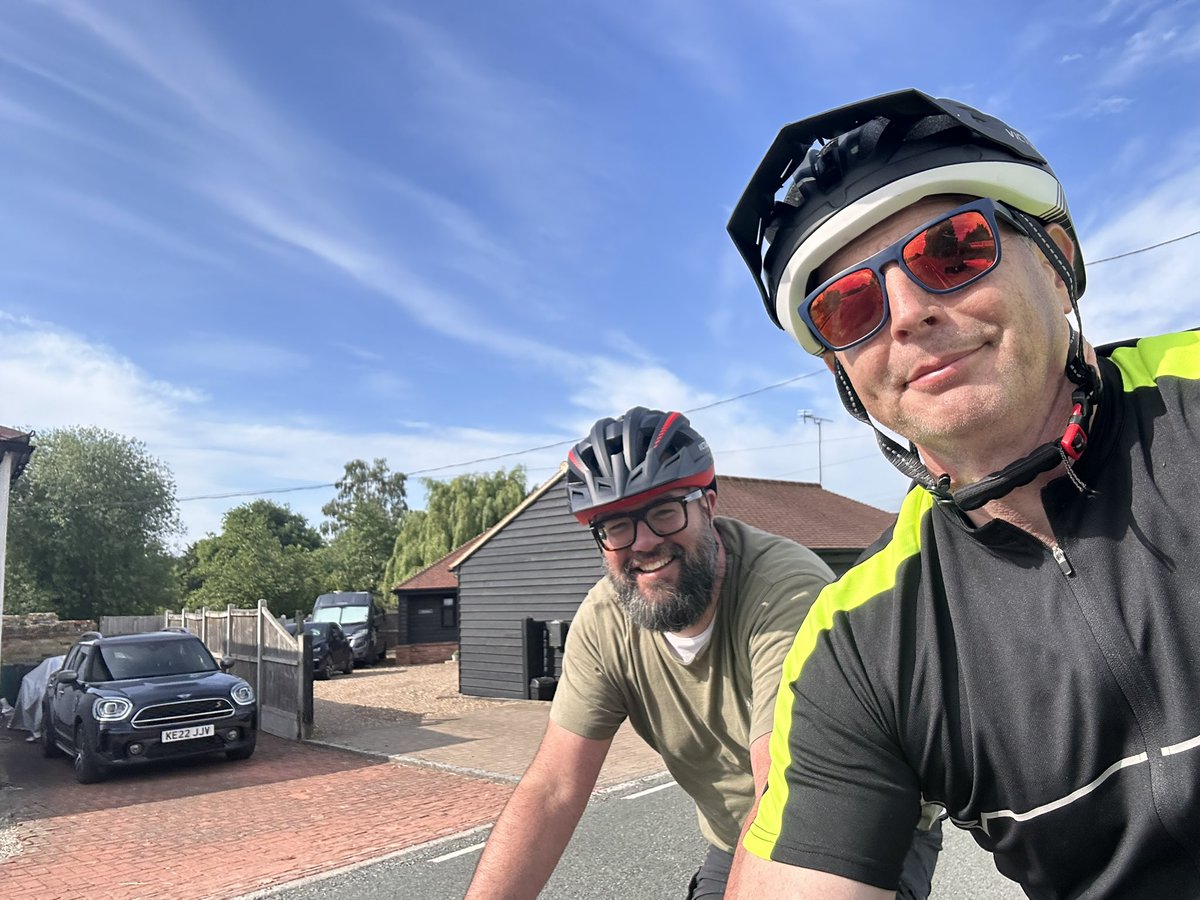 gingerjackson's tweet photo. Morning spin around the Essex countryside with Big Joe. 2 punctures mind https://t.co/AqY9l909XU