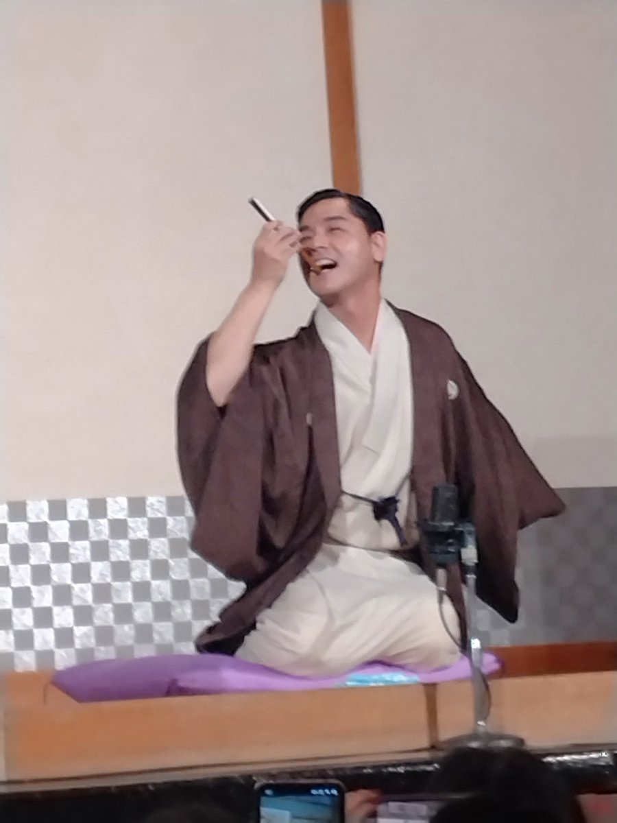 tecchan110's tweet photo. 浅草から御帰還😵‍💫
2025年ファミリー寄席での
なんちゃってフレディこと🤣
昔々亭A太郎師匠(@jNHUJCxgS7E1o2B) https://t.co/hpfaOT9NmS
