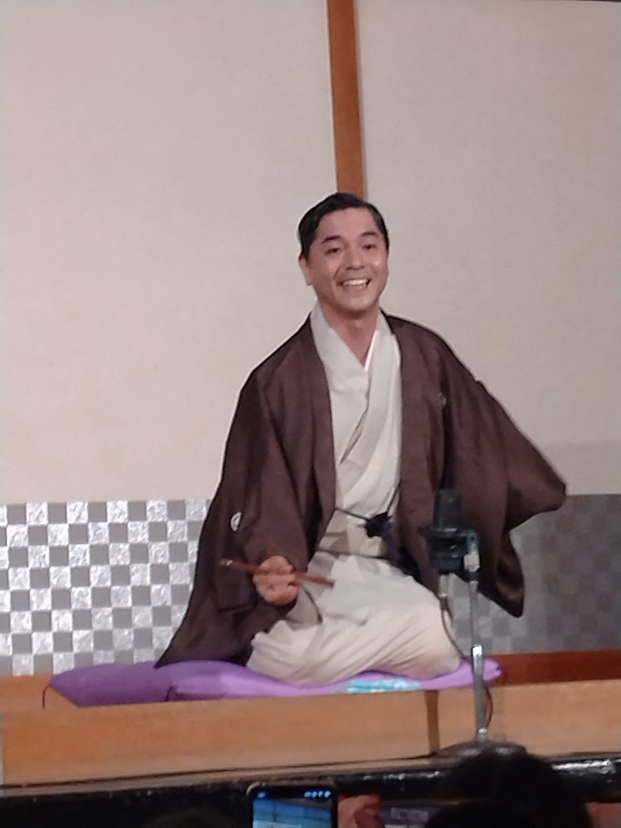 tecchan110's tweet photo. 浅草から御帰還😵‍💫
2025年ファミリー寄席での
なんちゃってフレディこと🤣
昔々亭A太郎師匠(@jNHUJCxgS7E1o2B) https://t.co/hpfaOT9NmS