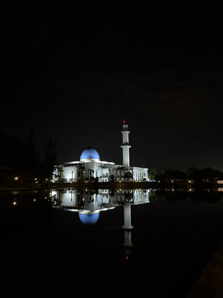 prtkhrmz's tweet photo. so pretty π #lakeside #college #nightwalk #mosqueview https://t.co/EnybouKK7f