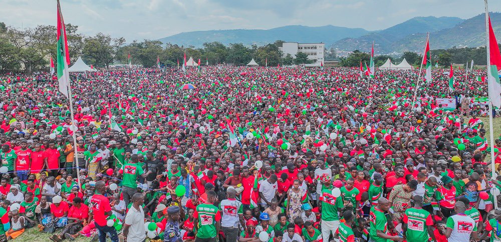 K’ umusi w’ amatora nzokwirirwa ndakoresha space hano kugira imbonerakure tugume turaganira uko ibintu bizoba biriko biragenda hirya live no hino mu gihugu 

Amatora twarahejeje kuyatsinda