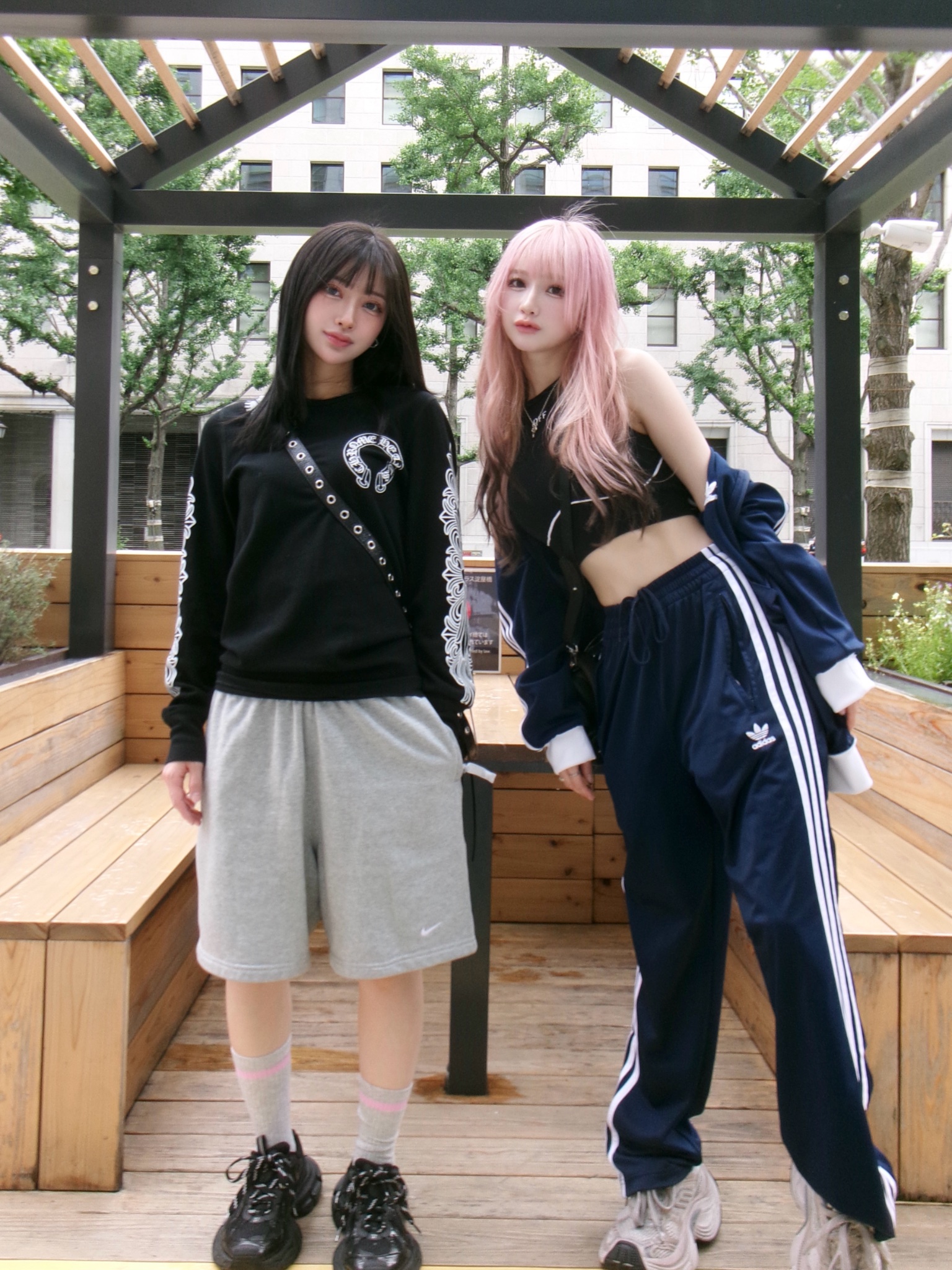 黒宮れい 金子理江 Tシャツ ベロアスカート ロンT れいりえブックカバー 黒宮れい 金子理江 Tシャツ ベロアスカート ロンT れいりえ