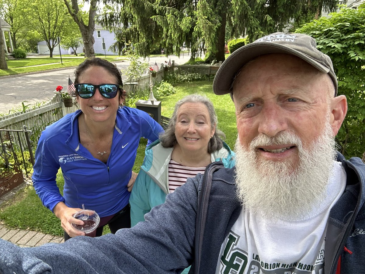 LOHSRunning's tweet photo. #FridaysWithSarah #RunningWithSarah #LOAlumni Lots of State Meet talk on our 7 miler yesterday! Looks like it’s going to be a great day today! Good luck to all the coaches and athletes! https://t.co/TwU0KULxY4