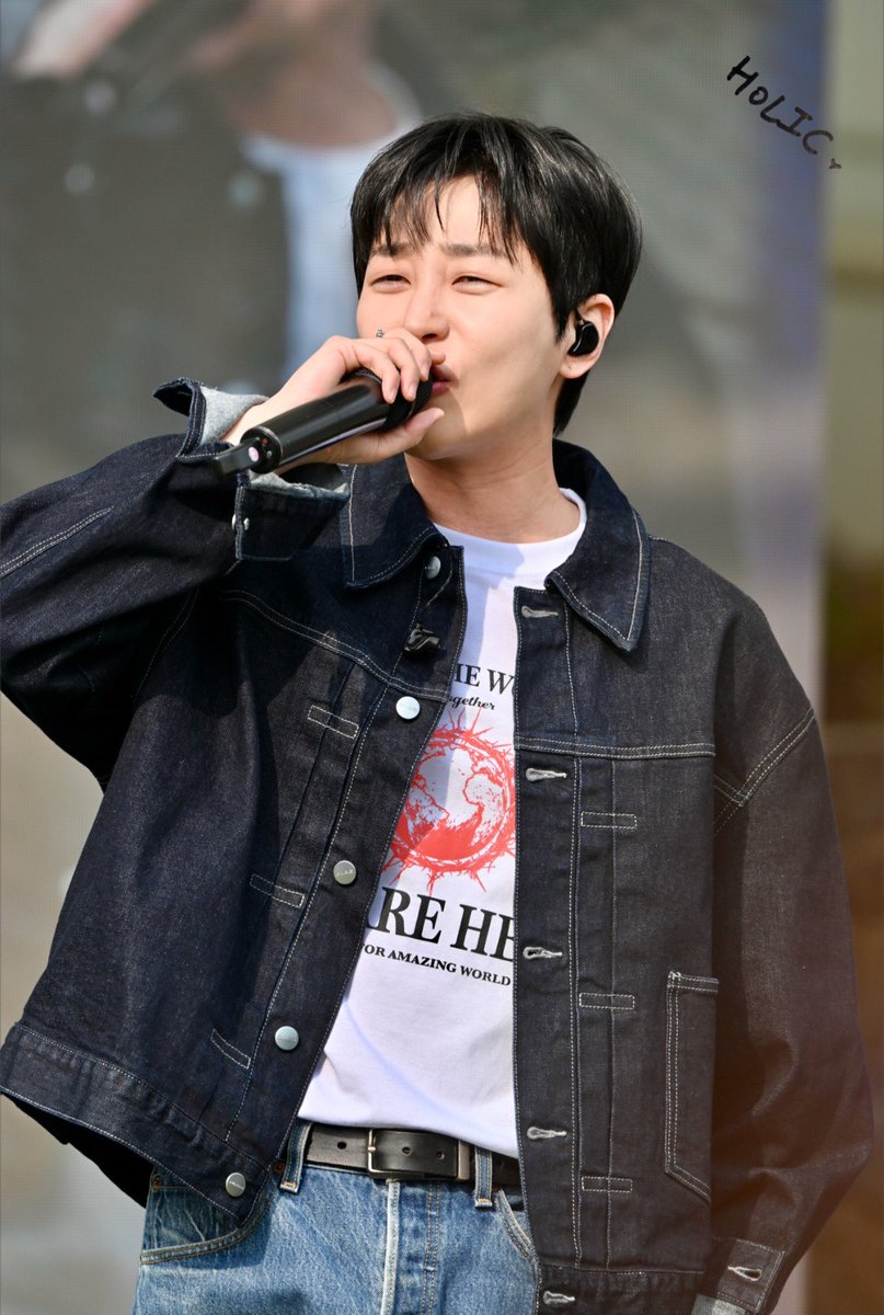 250531 구리 청소년 동아리 어울림마당 축제 
오늘은 노래를 많이 불러주셔서 마치 미니콘서트였어요🥹너무 행복합니다~~
#딘딘 #DINDIN