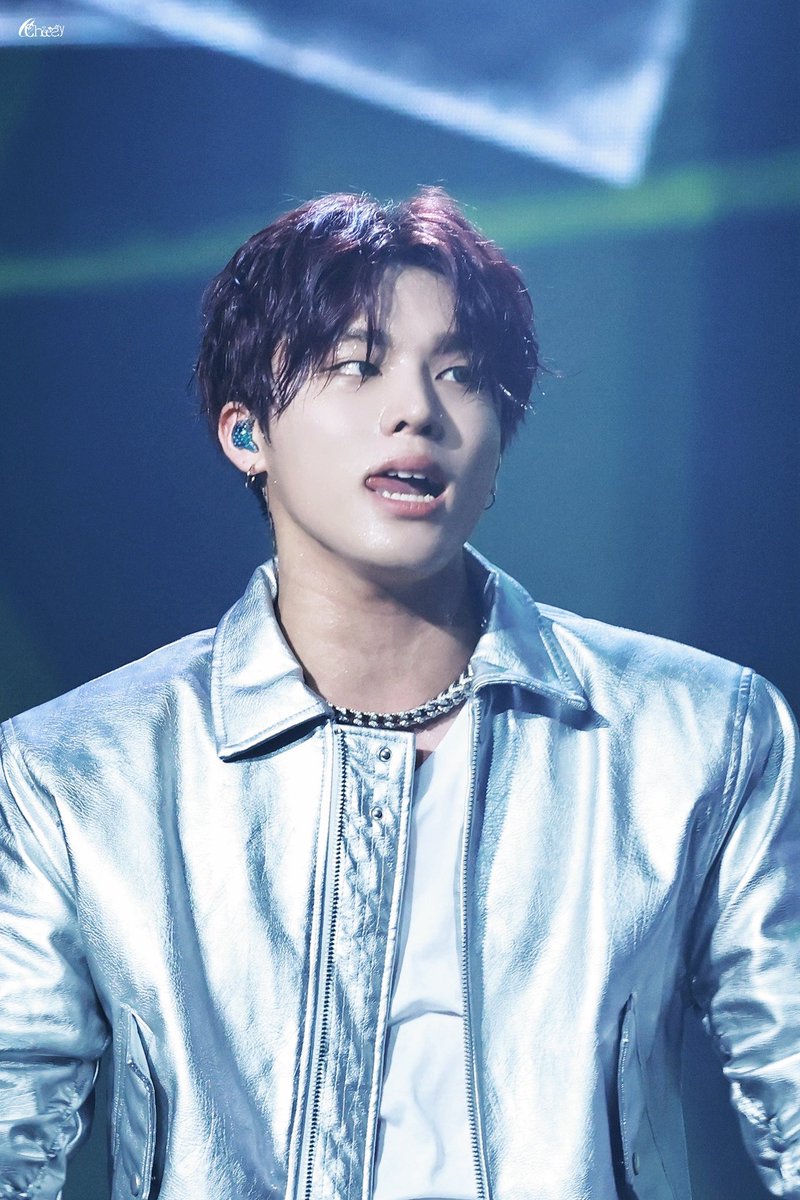 cheesy_928's tweet photo. 250531 위버스콘

뭐야뭐야

#박정우 #PARKJEONGWOO #ジョンウ 
#트레저 #TREASURE https://t.co/wvOpVrO5tZ
