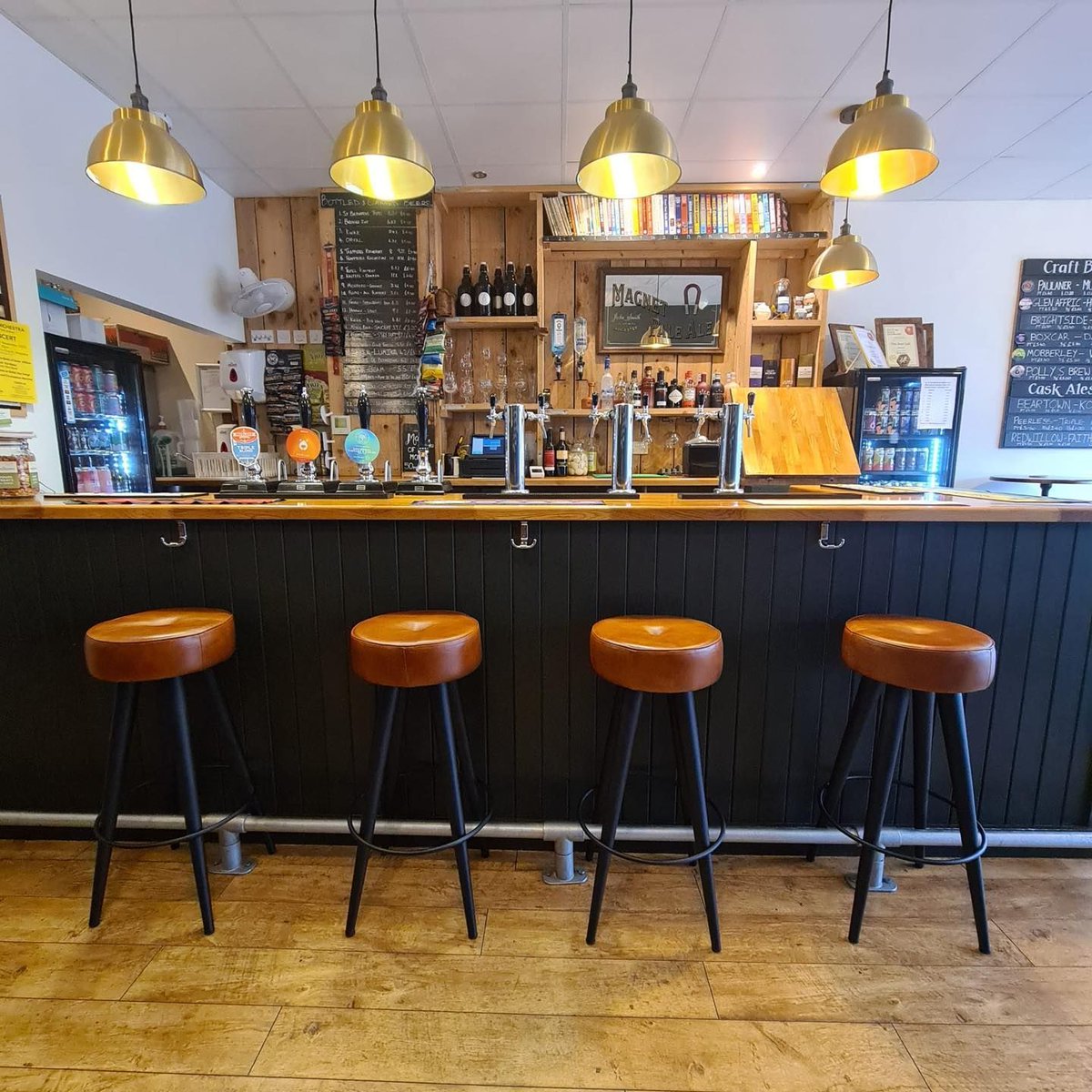 Neptune Brewery (@neptunebrewery) on Twitter photo Happy weekend, treat yourself to a pint!🍺
Look no further than our friends <a href="/TheBeerLab1/">The Beer Lab</a> - they have Ezili, Sea of Dreams & Sail Away! Keep an eye out for them this weekend!
Support your local pub, soak up the sunshine & treat yourself to a Neptune beer! ☀️ Happy weekend, treat yourself to a pint!🍺
Look no further than our friends <a href="/TheBeerLab1/">The Beer Lab</a> - they have Ezili, Sea of Dreams & Sail Away! Keep an eye out for them this weekend!
Support your local pub, soak up the sunshine & treat yourself to a Neptune beer! ☀️