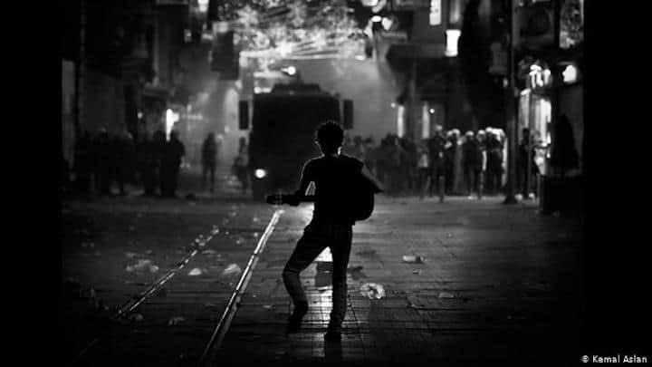 ✌🏽Gezi Direnişi 12 Yaşında!

🔻Gezi, baskıya, ekolojik yıkıma, rant düzenine ve otoriterleşmeye karşı bu topraklarda yalayan milyonların başkaldırısı ve haklı isyanıydı.

🔻Baskı sürdükçe halkların haklı direnişi her yerde yeniden filizlenir.

🔻#GeziDirenişi’nde yitirdiklerimizi