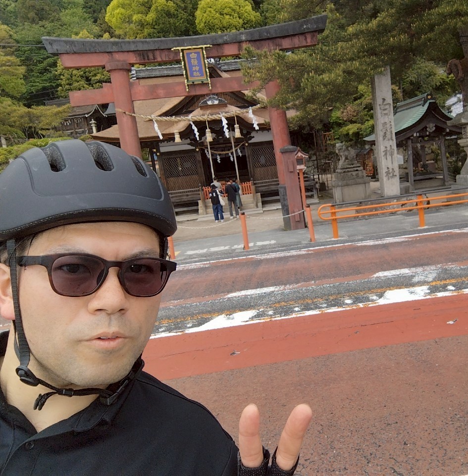 ToolBox_bicycle's tweet photo. 友人と琵琶湖一周通称「びわいち」行ってきました！サイコーでした！！

さて、6月の営業の告知です。
2,9,16,23,30日にお休みをいただきます。
また営業時間の変更日があります。
13時開店:3日
16時閉店:7,15日

その他は通常通り11~20時の営業です！
ご来店お待ちしています！ https://t.co/qwJjQ23oCt