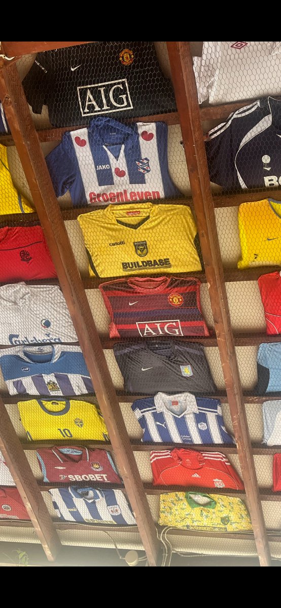 yellowscooby's tweet image. Been coming to Kos for over 20 years and really want to know who donated this shirt in the noughties to a beach bar,#oufc #asktwitter