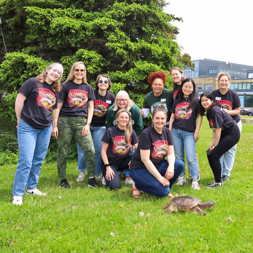 TWC’s team is looking good for a great cause! Join us at #EvergreenBrickWorks and learn about wild babies + rep this iconic tee and meet the legend behind it: Education Ambassador Hotdog the snapping turtle!🐢

550 Bayview Ave, Tiffany Commons
May 31, 12pm-4pm &amp; June 1, 11am-4pm
