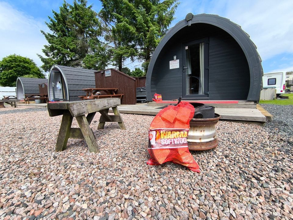 🌿✨ Escape to the great outdoors at Barrhill Holiday Park! Choose from a fabulous selection of glamping options, all thoughtfully equipped for a comfy, cosy stay – and yes, they all come with their very own hot tub! 💦🌌 

camping-directory.uk/2523 

#Glamping #Scotland