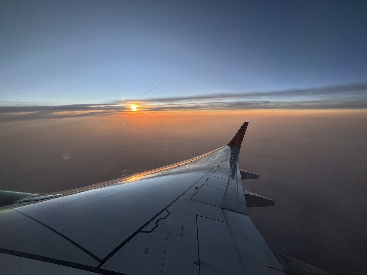 737_forever's tweet photo. 空から見る夕日は一番綺麗た
独爱翼外夕阳。
#空の旅 #空が好き https://t.co/vpvUytHY66