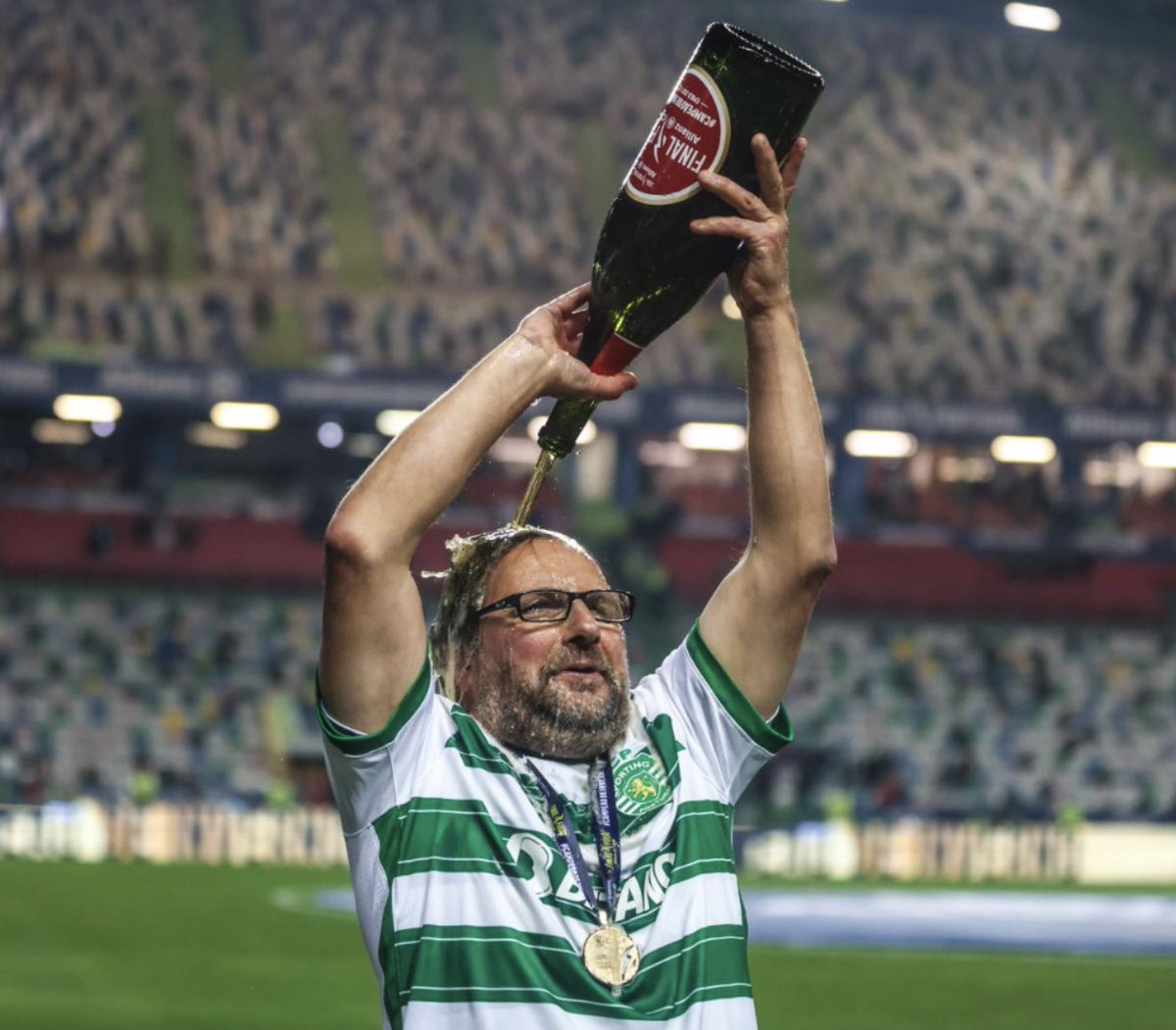 - bicampeonato historico ✅
- dobradinha ✅
- melhor camisola da era Nike ✅
- 1.º clube em portugal com um valor de 500M ✅
- 19.º clube mais valioso do mundo ✅
- clube mais unido dos últimos anos ✅

Que Era meus amigos, que Era…