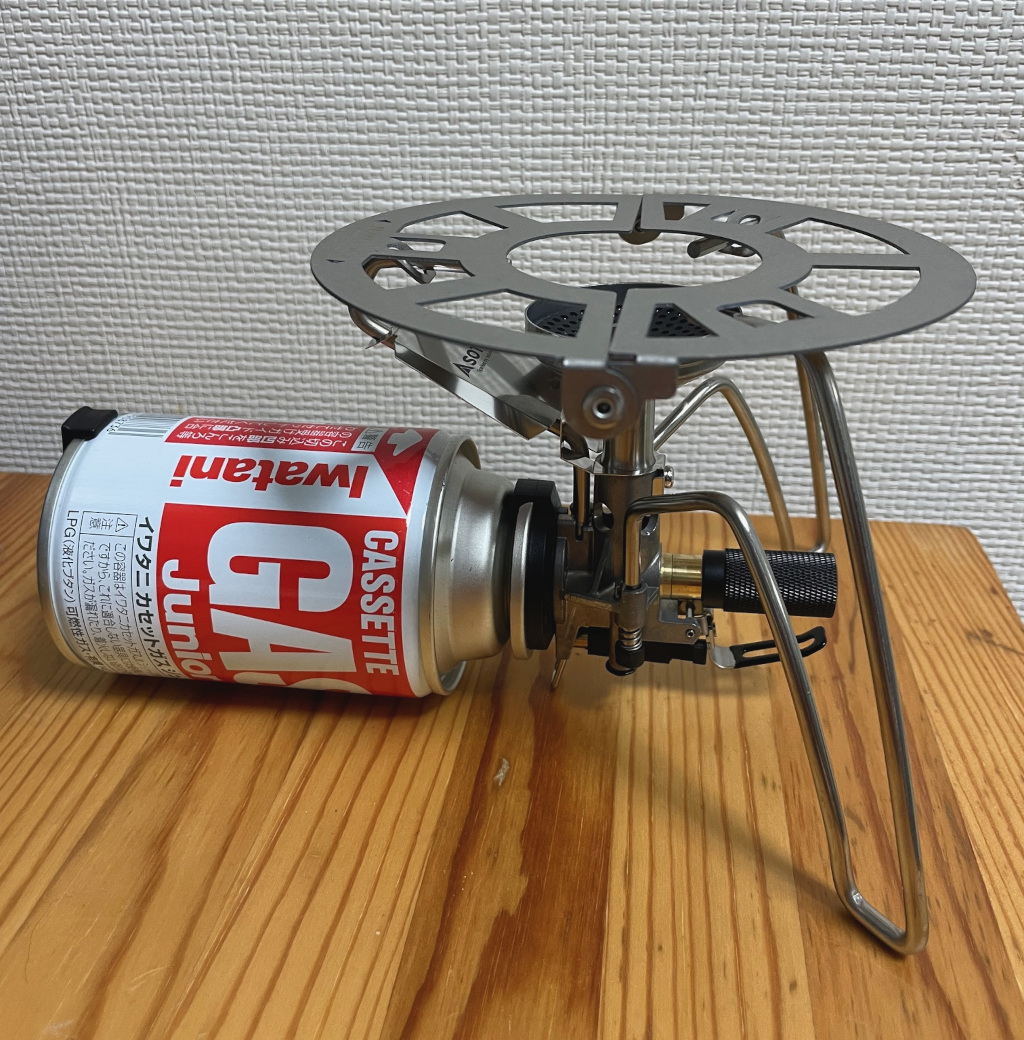 campdemo86's tweet photo. キャンプには液出しめんどくさそう、Fusionと重量変わらない、ということで、SOTOTrekMaster ST-331ではなくST-350買い直し。
大型の鍋やスキレットを使わなければ熱は大丈夫なはず。N-Projectの折畳式ゴトクVer.2に期待。ガス缶合わせて合計366g。
#SOTO
#ST331
#ST350
#NProject
#UL https://t.co/VxVHF9id2v