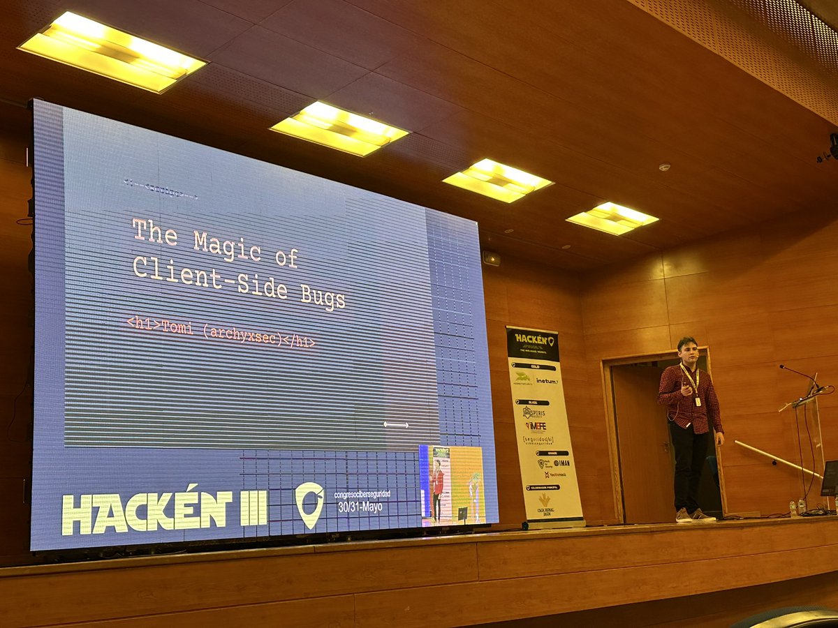 Hack-én tweet media