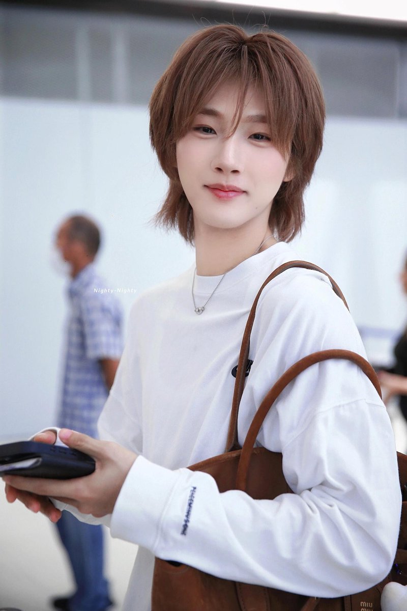HYTGLOBAL's tweet photo. 250531 🐰 fansite

bangkok ✈️ beijing

© nighty-nighty

#HUYETAO #胡烨韬 #NEXT1DE https://t.co/d9JQrSNCXj