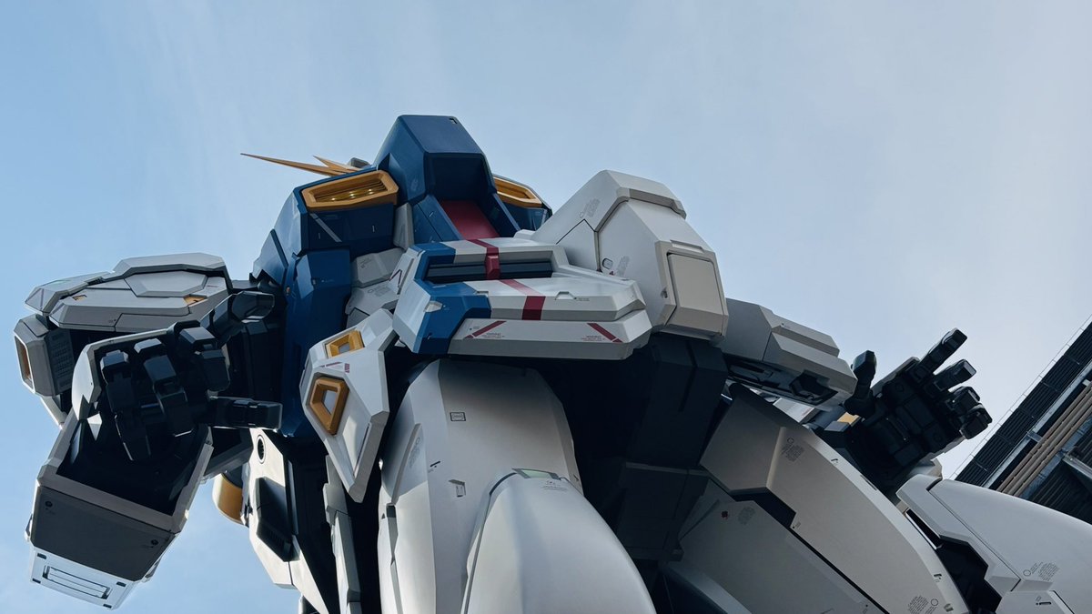 user_shika's tweet photo. 初めてららぽーと行った！
ガンダムの大きかったなぁ https://t.co/l25lMSoDlS