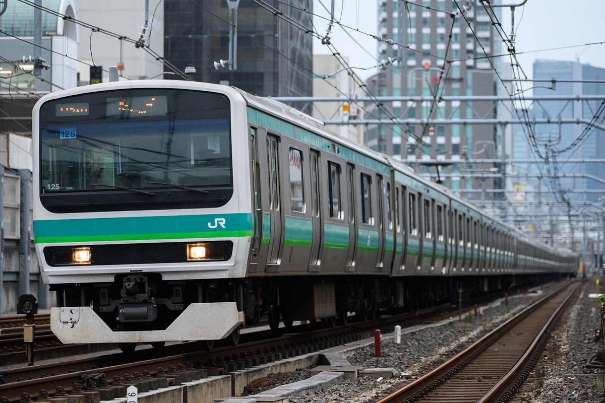 chinkashimada's tweet photo. 5月
暇潰しで似たような形の電車ばっか撮ってた https://t.co/VaciucL3ue