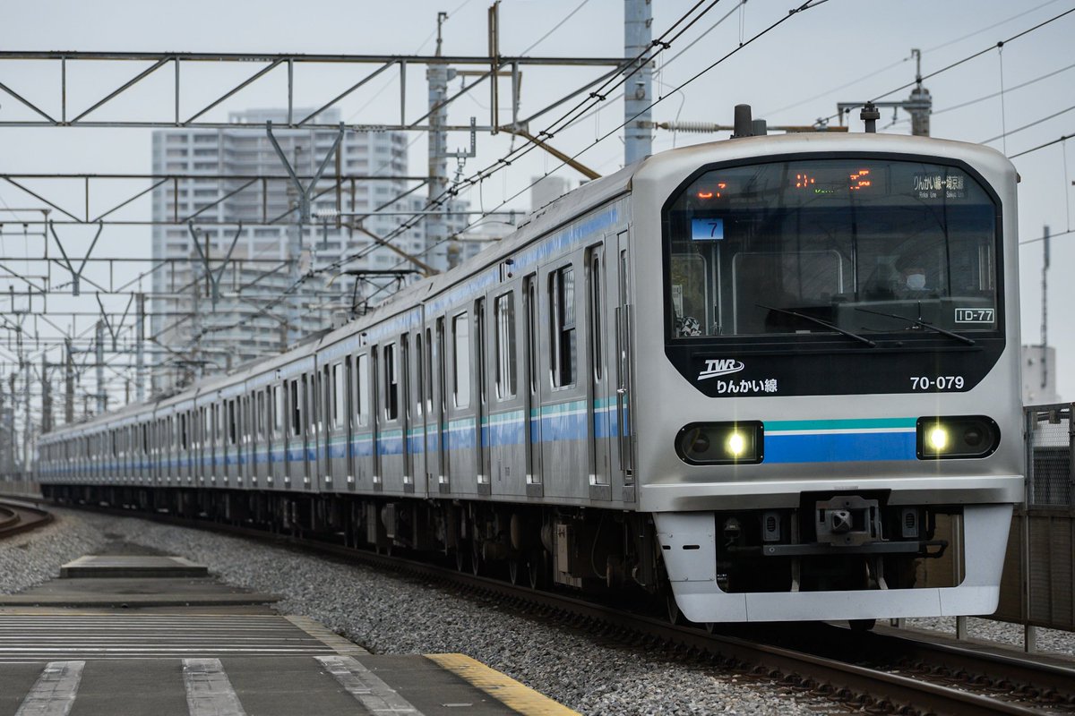 chinkashimada's tweet photo. 5月
暇潰しで似たような形の電車ばっか撮ってた https://t.co/VaciucL3ue