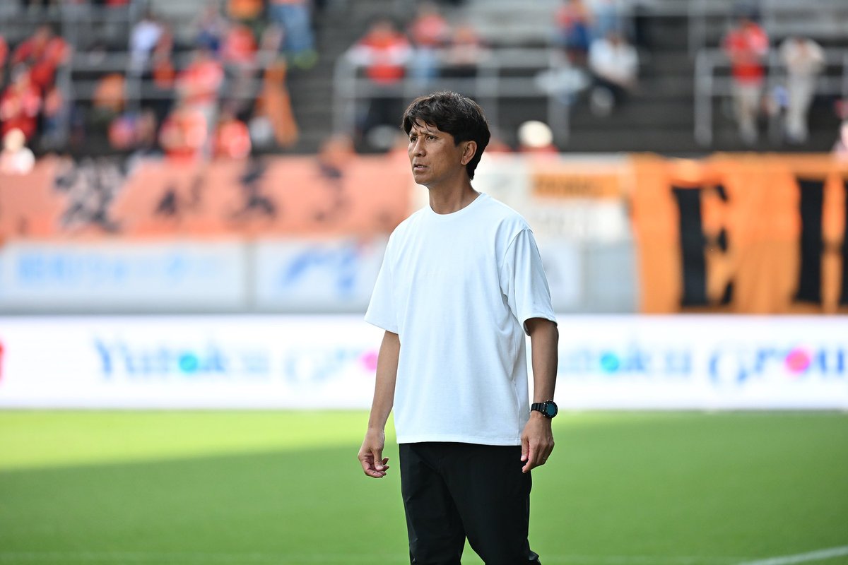 saganofficial17's tweet photo. ＼#愛媛FC 戦📸／

公式HPに写真、コメントを掲載しました💬 

本日も、#駅前不動産スタジアム での応援、#DAZN での応援ありがとうございました。

前半を2点リードで折り返すも、後半に追いつかれ引き分けという非常に悔しい結果に終わりました。
課題をしっかり修正して、次の試合 #天皇杯 2回戦の #愛媛FC 戦に挑みます。
引き続き、応援をよろしくお願いいたします。

➡️https://t.co/YkQQYNLPYP
➡️https://t.co/hGyZuzb4EV

📸#サガン鳥栖公式Photo 販売中📸
オフィシャルカメマラマンが激選した、プレー写真を販売しますので是非、ご覧ください👀
https://t.co/uTLPdX4H6a

#sagantosu
#次節も
#共に戦いましょう
#17の誇りを胸に
#WeareSAGAN