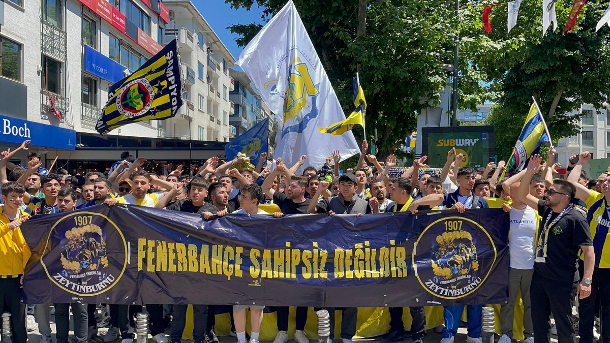 Muratiskanoglu's tweet photo. Fenerbahçe Sahipsiz Değildir 
#FenerİcinYürü @ZB_1907 #AzizYıldırım https://t.co/6CfByypPWE