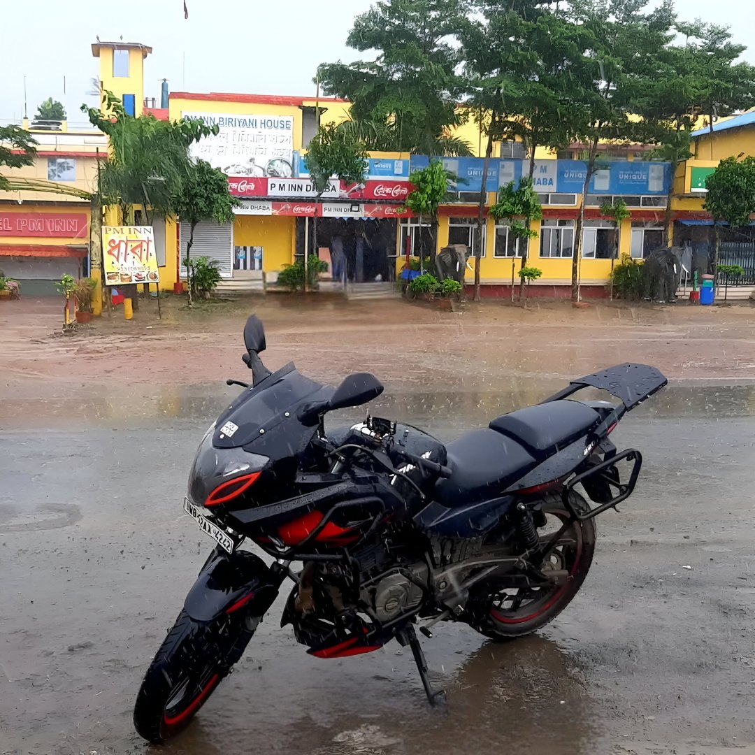 LLUVIATURIZMO's tweet image. 🚀 Upgrade your ride with the best accessories for Bajaj Pulsar 220—crafted for performance, style, and adventure! 🔥

💥 Shop now at 👉 lluvia.in

📸 Photo credit: @arnab.biswas1995

#LluviaIndustries #Pulsar220 #Pulsar220Riders #Pulsar220Modified #lluviaturizmo