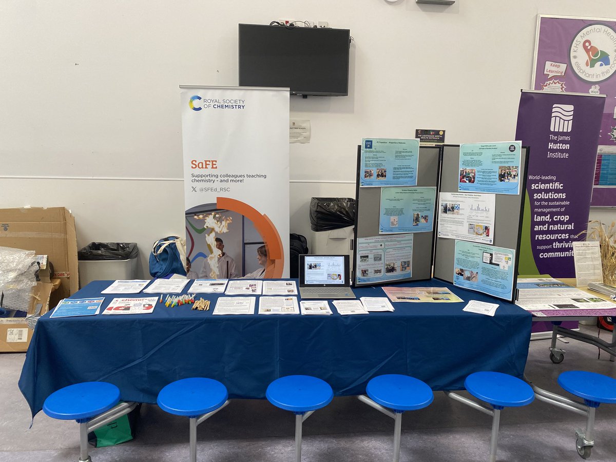 all set up <a href="/SFEd_RSC/">RSC SaFE Group</a> stand with <a href="/IanJStewartChem/">Ian J Stewart</a> at <a href="/theASE/">The ASE</a> #Scotland Conference at <a href="/kinrosshigh/">Kinrosshigh</a> today! #aseconf