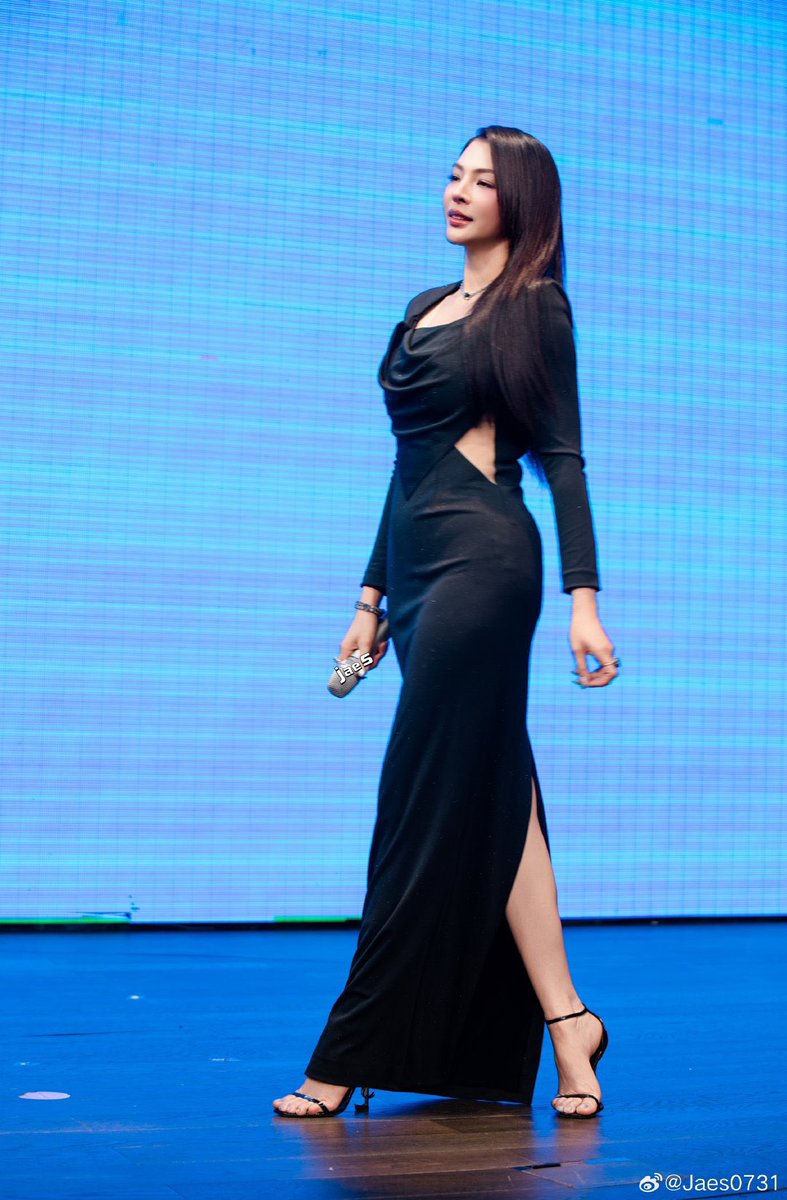 Gorgeous🥰🙇🏻‍♀️

PERAYA PRECIOUS TIME
#FayeFansignInCQ