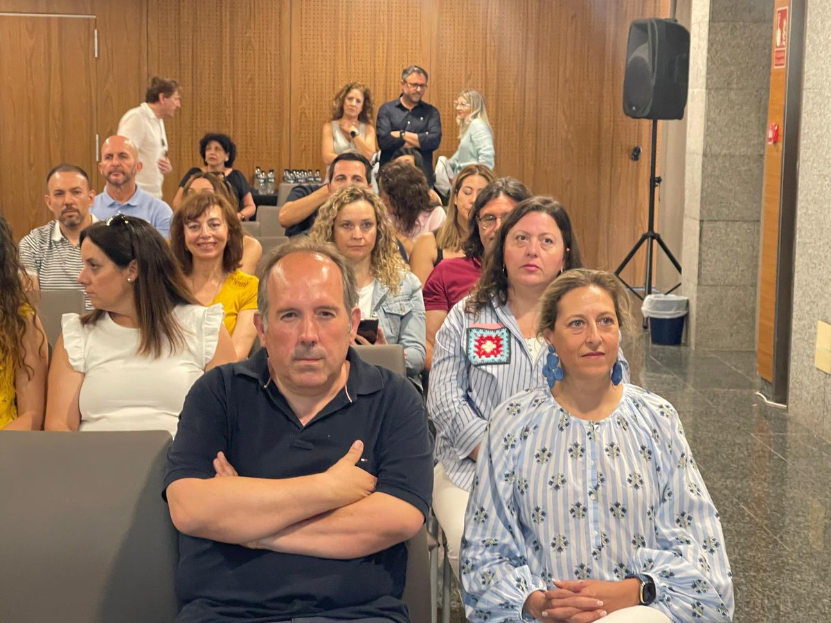 “Un honor contar con la presencia de Doña Mari Carmen Balsas, directora general de RR. HH., Planificación e Innovación. Sus palabras nos inspiran y refuerzan el valor del aprendizaje compartido. #Innovaedum2025”
