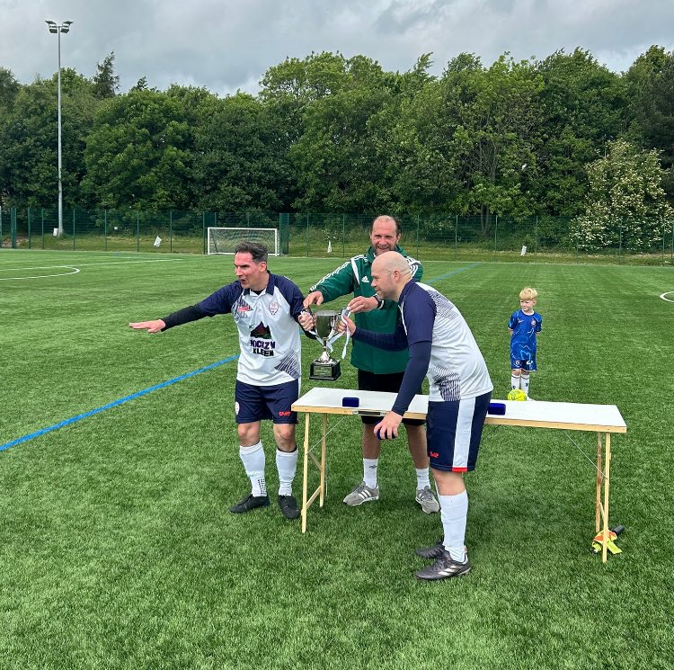 stcolumbasfcedn's tweet image. FT..

🏆ECFA LEAGUE CHAMPIONS 24/25!🏆

StC’s 6-1 Hope

⚽️⚽️ Matty
⚽️@giocrolla1 
⚽️ @Yuill23 
⚽️@StuartPatton10 
⚽️ OG

Att: 40

@ECFA01 @scottish_aff