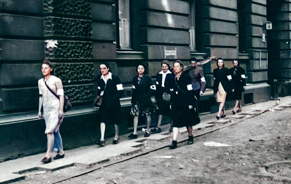 HR_AB1's tweet photo. During Warsaw uprising (1944) https://t.co/wIOvrntpg7