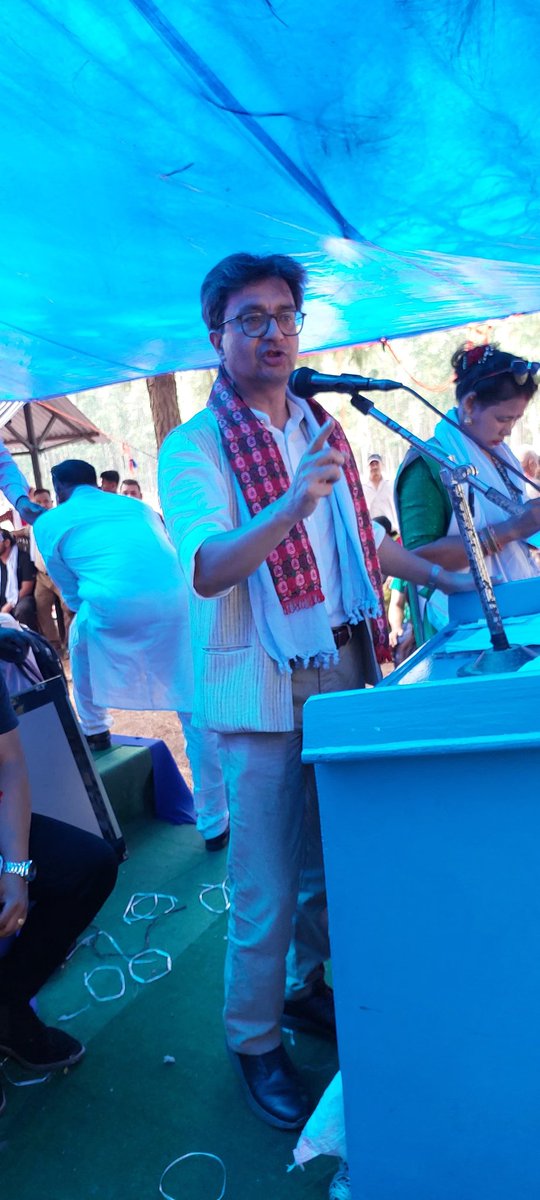 नेपाल थारु संघ सुनसरी जिल्लाको प्रथम जिल्ला अधिवेशन आज ऐतिहासिक रूपमा सम्पन्न भएको छ। देशभर नेपाल थारु संघ रहेका २७ जिल्लामध्ये हालसम्म १८ जिल्लामा अधिवेशन सम्पन्न भइसकेको छ र बाँकी रहेका ९ जिल्लामा पनि अधिवेशनको तयारी तीव्र गतिमा अगाडि बढिरहेको छ।

हामी सबै थारु समुदायको एकता,